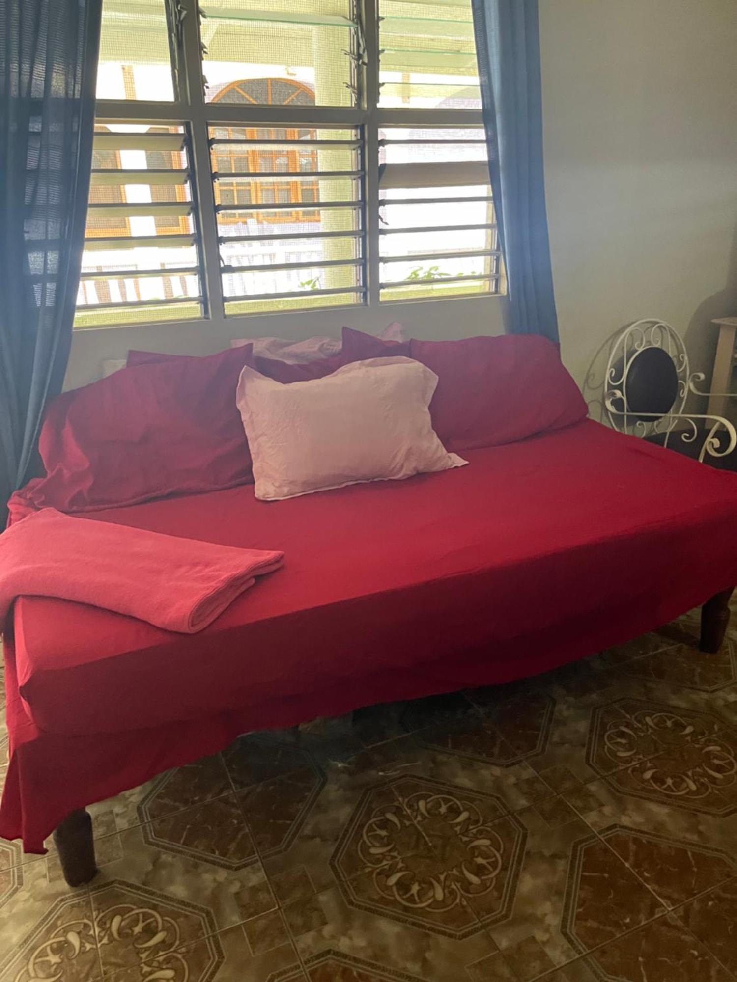 Andre'S Guest House Негрил Экстерьер фото
